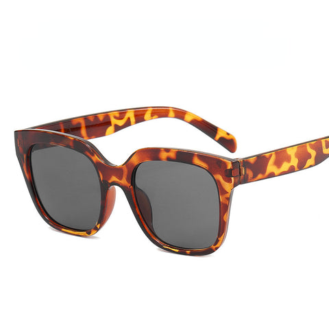 Rosafarbene Sonnenbrille im schlichten europäischen und amerikanischen Stil m3330771