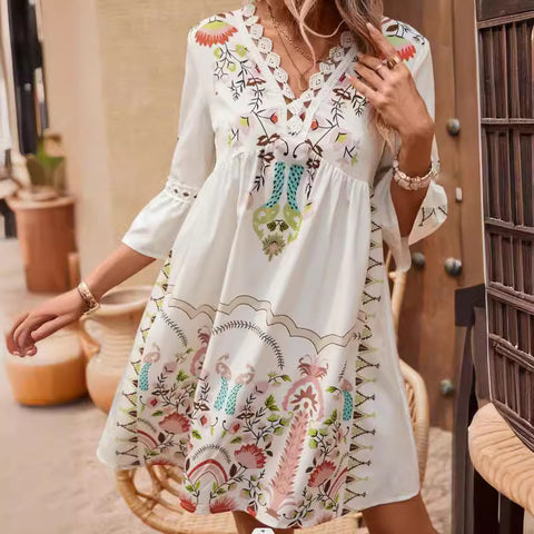 Neues lässiges, vielseitiges Printkleid mit V-Ausschnitt und Spitzenspleißen m300993 