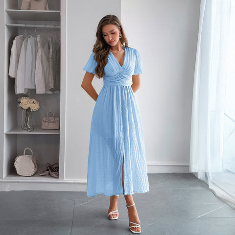 Langes Kleid im Urlaubsstil mit tiefem V-Ausschnitt und kurzen Ärmeln, m301395 