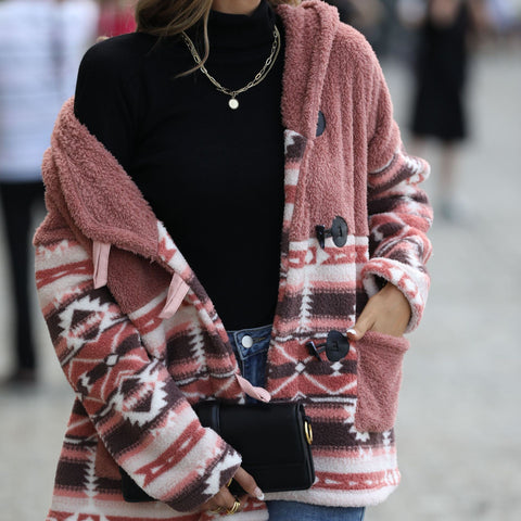 Veste polaire autrichienne double face moyenne et longue à capuche et manches longues avec boucle en corne géométrique m300395 